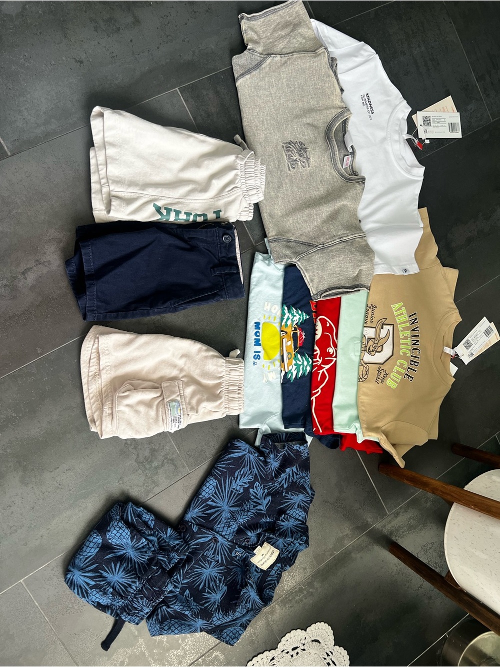 Summer shirt and shorts lot, ZARA, Pelican, Benetton, Kiabi, Walmart , Size 4-5